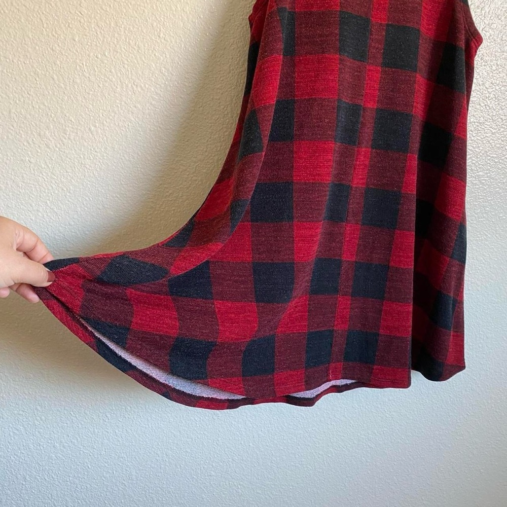 Buffalo Plaid Pattern Sleeveless Tunic - Picture 4 of 4